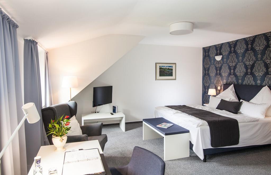 Hofgut Dippelshof Hotel- Und Restaurant Kg Muehltal  Ruang foto